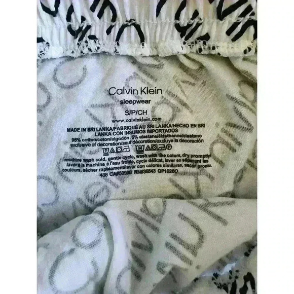Calvin Klein Women Sleepwear White&Black Logo Spell Out Pull On Shorts SizeSMALL - Picture 2 of 3